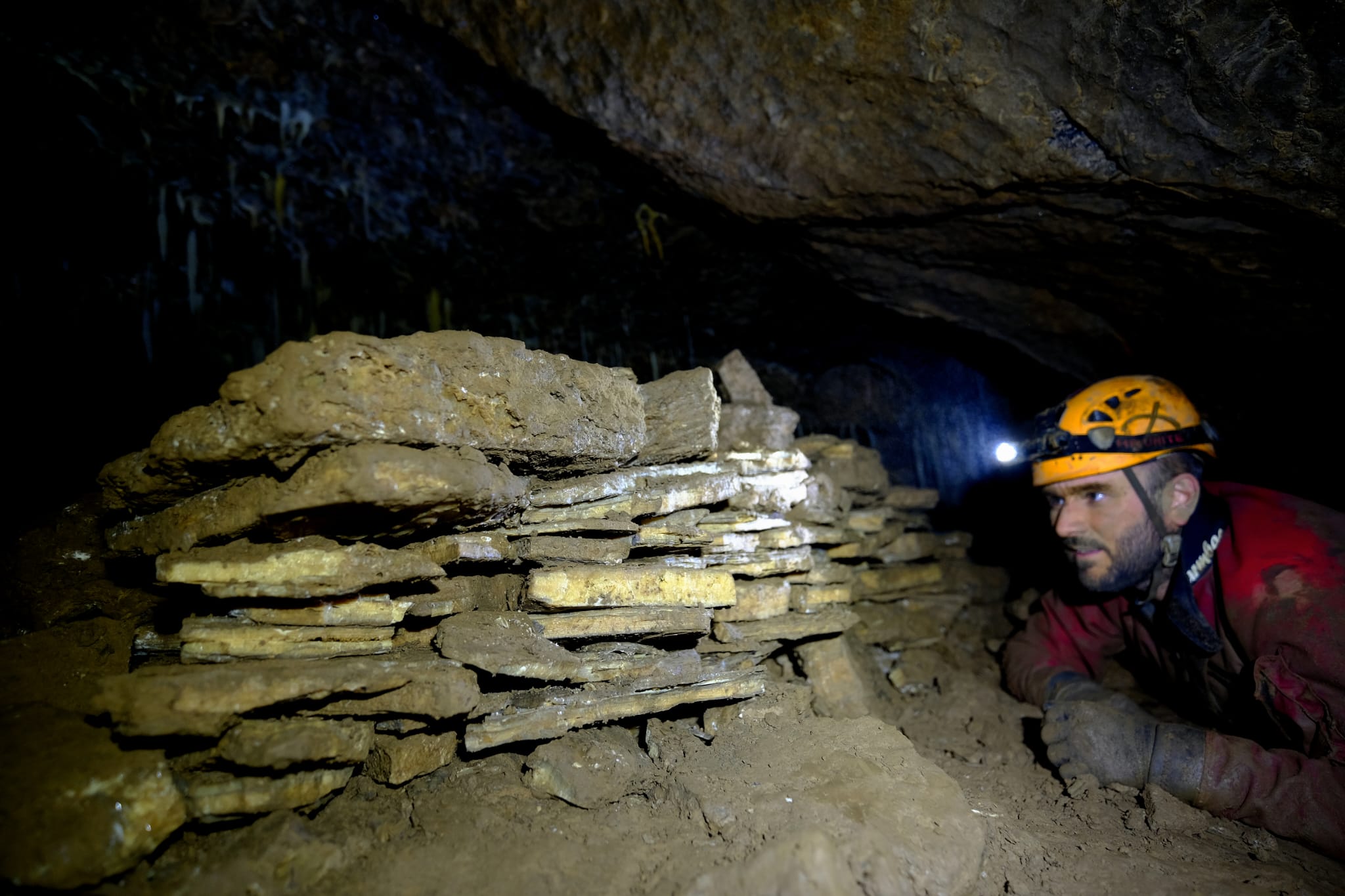 Stacked calcite wall in Ben's Dig, By Jon P